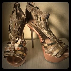 Gold champagne glitter high heels